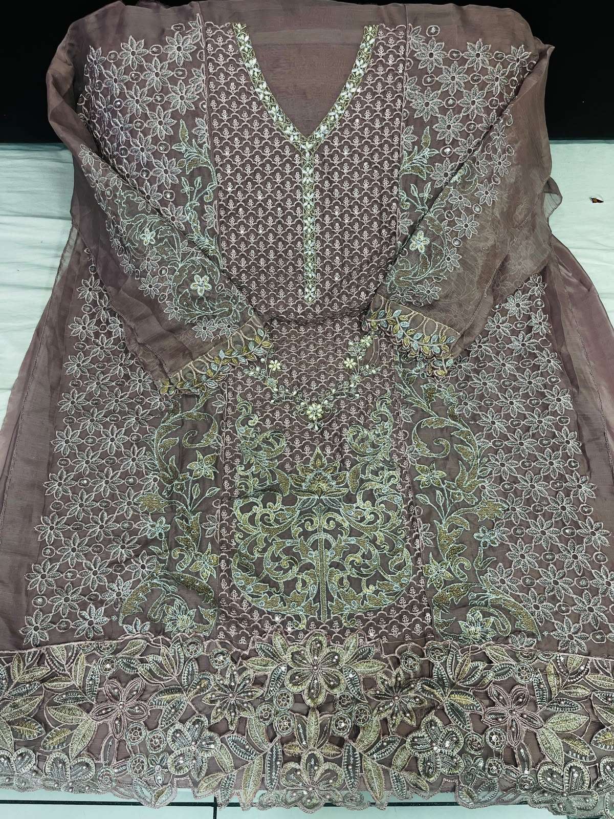 IZNIK FAB A 517 SIFFON WITH EMBROIDERY HEAVY PAKISTANI SUIT FOR WEDDING TYPE WORLDWIDE